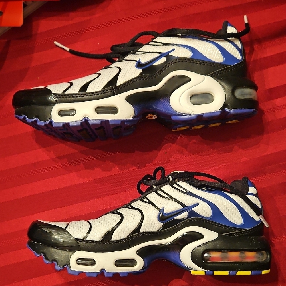 Nike Black and White Athletic Sneakers